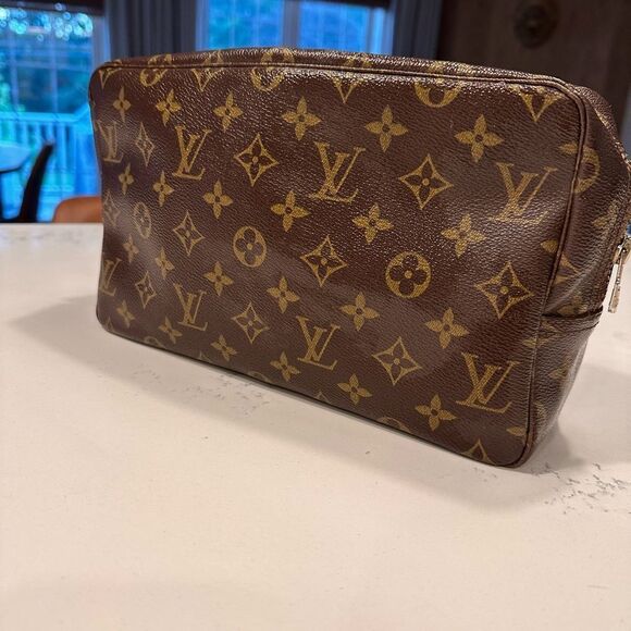 LOUIS VUITTON Monogram Trousse Toilette 28 - Picture 1 of 10